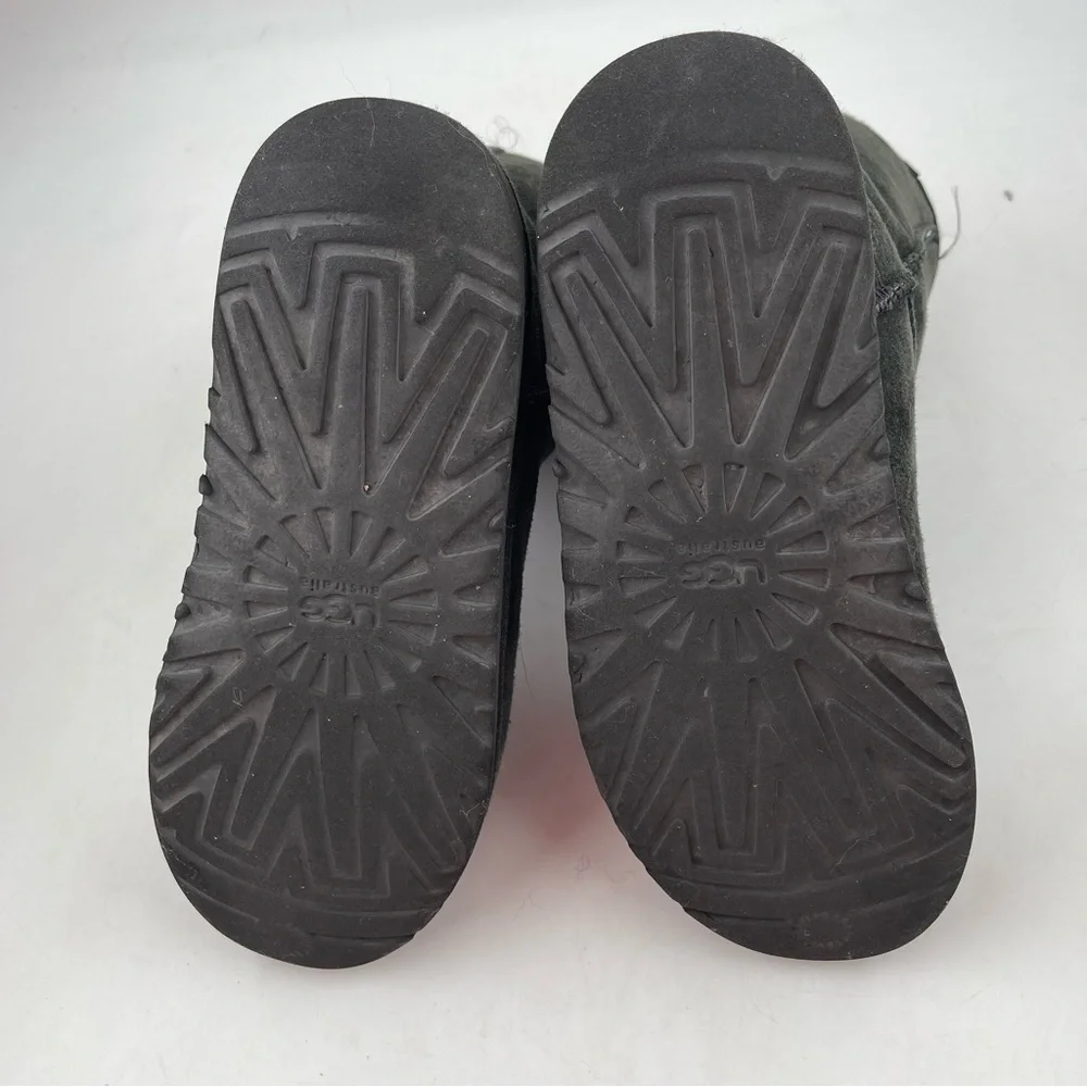 Ugg Kids Classic Short II- Size 6 Y -Black Sheepskin Winter Boots